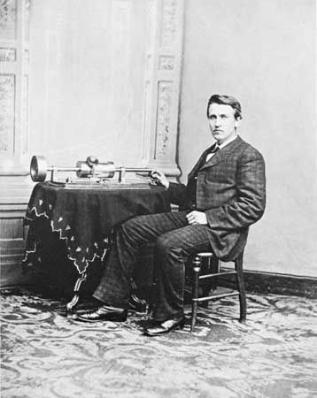 留声机:爱迪生和他的锡纸留声机