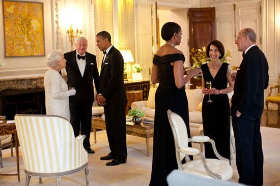 伊丽莎白二世与美国总统巴拉克•奥巴马(Barack Obama)
