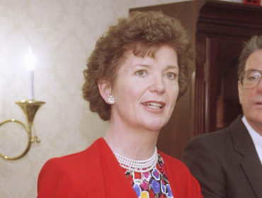 玛丽·罗宾逊,女性领导人